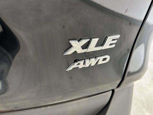 Used 2025 Toyota RAV4 XLE AWD/4WD image 11