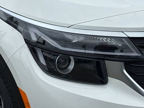 New 2026 Kia Seltos S FWD image 34