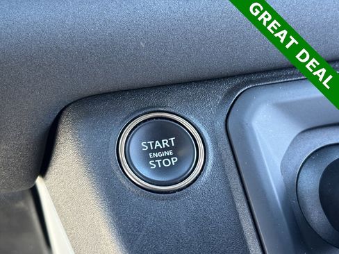 Used 2023 Land Rover Defender 130 SE image 22