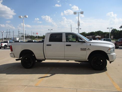 Used 2018 RAM 2500 Tradesman w/ Popular Equipment Group image 9