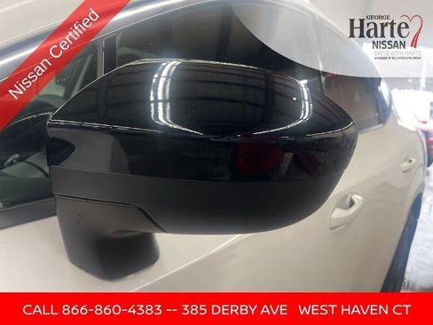 Certified 2025 Nissan Murano SV image 9