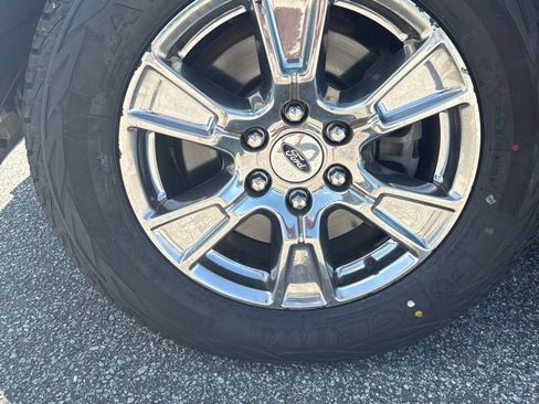 Used 2015 Ford F150 XLT w/ Equipment Group 302A Luxury RWD image 9