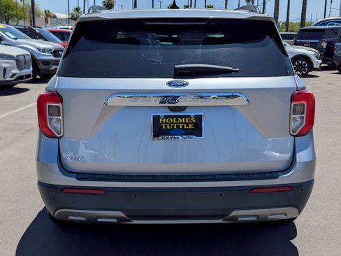 Used 2021 Ford Explorer XLT w/ Equipment Group 202A RWD image 3