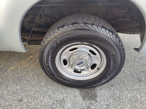 Used 2011 Ford F250 XL w/ PWR Equipment Group image 22