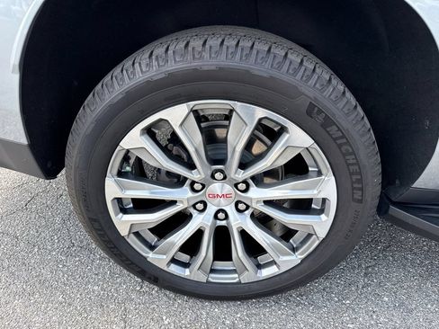 Used 2024 GMC Yukon XL Denali AWD/4WD image 17