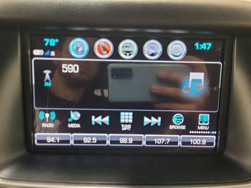Used 2019 Chevrolet Suburban Premier AWD/4WD image 25