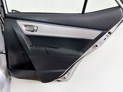 Used 2016 Toyota Corolla LE image 28