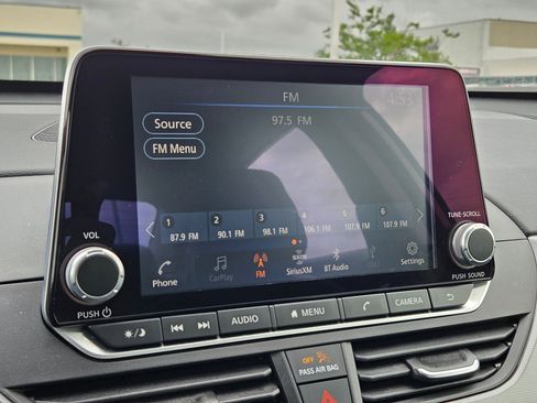 Used 2025 Nissan Altima 2.5 SR image 23