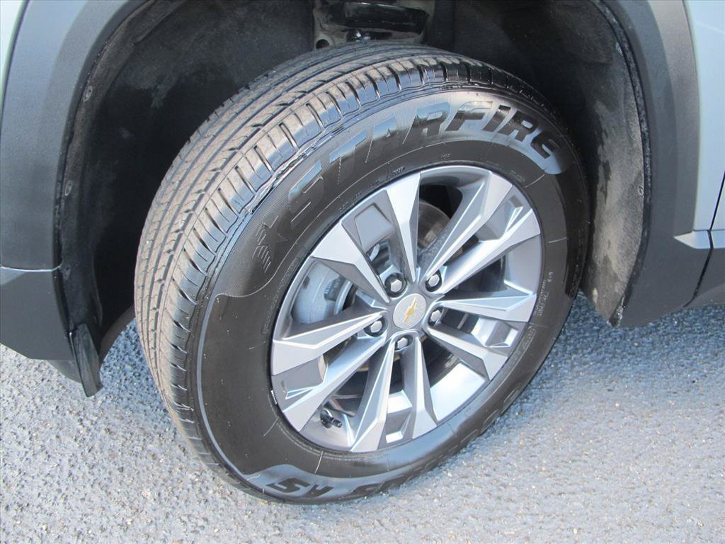 Used 2025 Chevrolet Equinox LT w/ Convenience Package II FWD image 18
