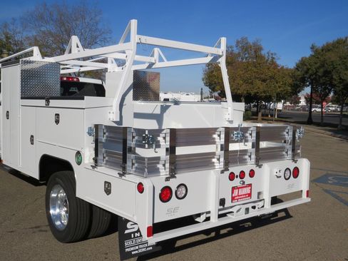 New 2023 RAM 4500 Tradesman w/ Chrome Appearance Group image 17