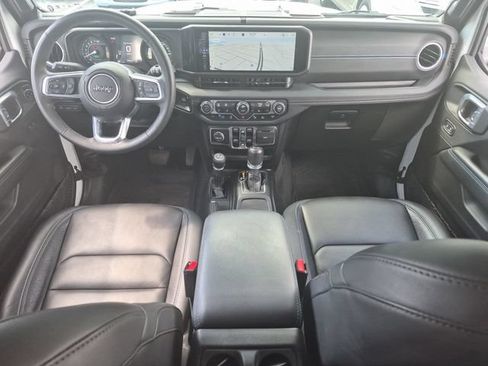 Used 2024 Jeep Wrangler High Altitude AWD/4WD image 22