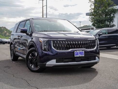 New 2026 Kia Carnival LXS image 2