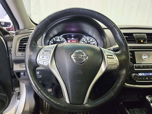 Used 2017 Nissan Altima 2.5 SL w/ Moonroof Package image 7