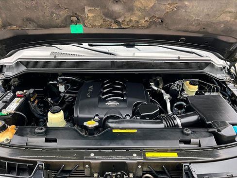 Used 2005 Nissan Titan SE RWD image 9