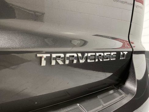Used 2016 Chevrolet Traverse LT w/ Style and Technology Package image 7