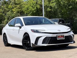 Used 2025 Toyota Camry SE FWD video 1