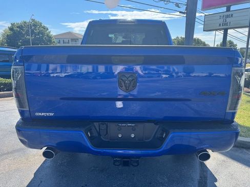 Used 2019 RAM 1500 Express w/ Express Value Package AWD/4WD image 3