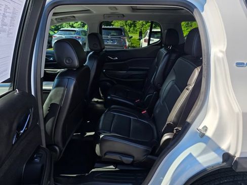 Used 2023 GMC Acadia SLT AWD/4WD image 18