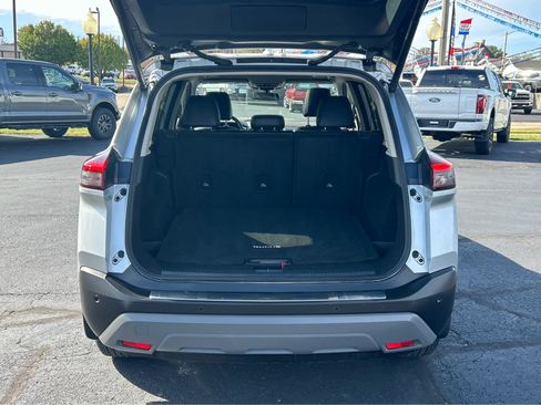 Used 2023 Nissan Rogue SV w/ SV Premium B Package image 6