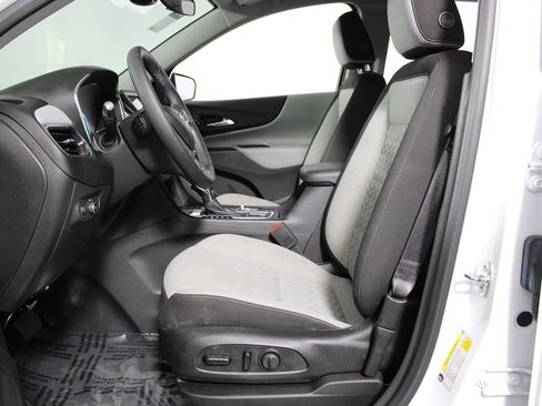 Used 2023 Chevrolet Equinox LT w/ Driver Convenience Package image 9