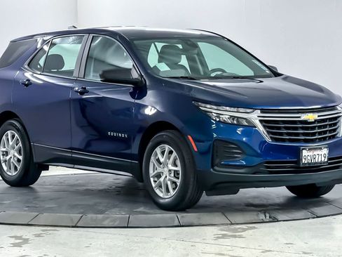 Used 2023 Chevrolet Equinox LS FWD image 9