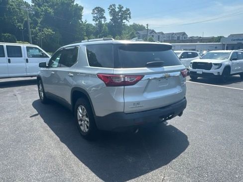 Used 2018 Chevrolet Traverse LT FWD image 17