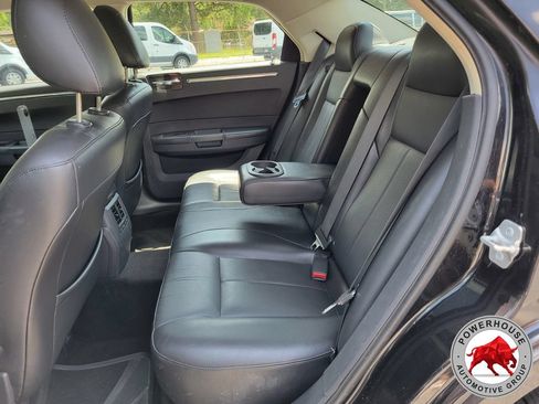 Used 2009 Chrysler 300 Touring RWD image 15