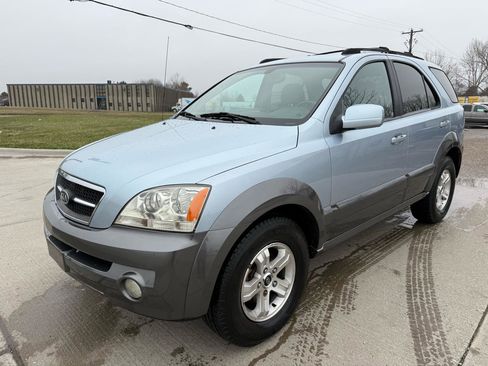 Used 2005 Kia Sorento EX image 1