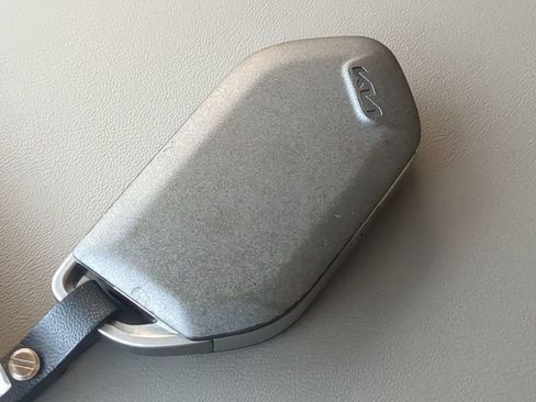 Used 2025 Kia Carnival image 29