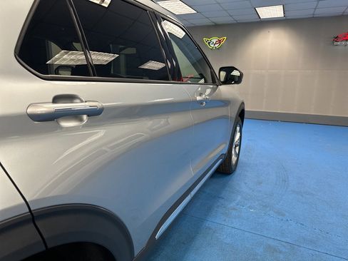 Used 2023 Ford Explorer Limited image 6