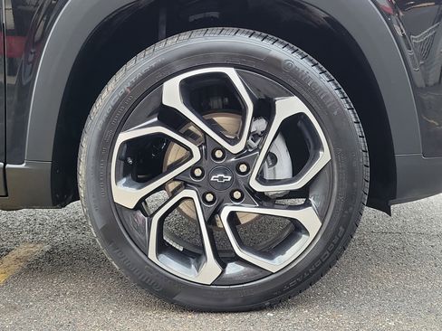 Used 2025 Chevrolet Trax RS image 5