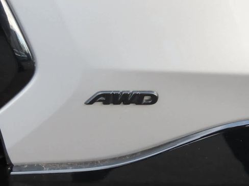 Used 2023 Toyota RAV4 SE image 9