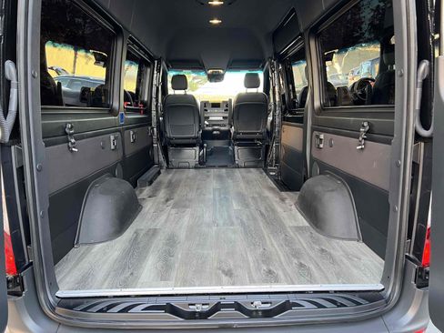 Used 2023 Mercedes-Benz Sprinter 2500 image 60