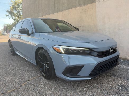 Used 2023 Honda Civic Sport image 3