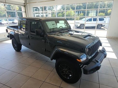 New 2025 Jeep Gladiator Sport image 8