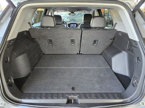 Used 2024 GMC Terrain SLT image 18