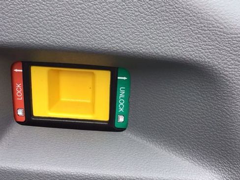 Used 2017 Ford Transit 150 XL image 11