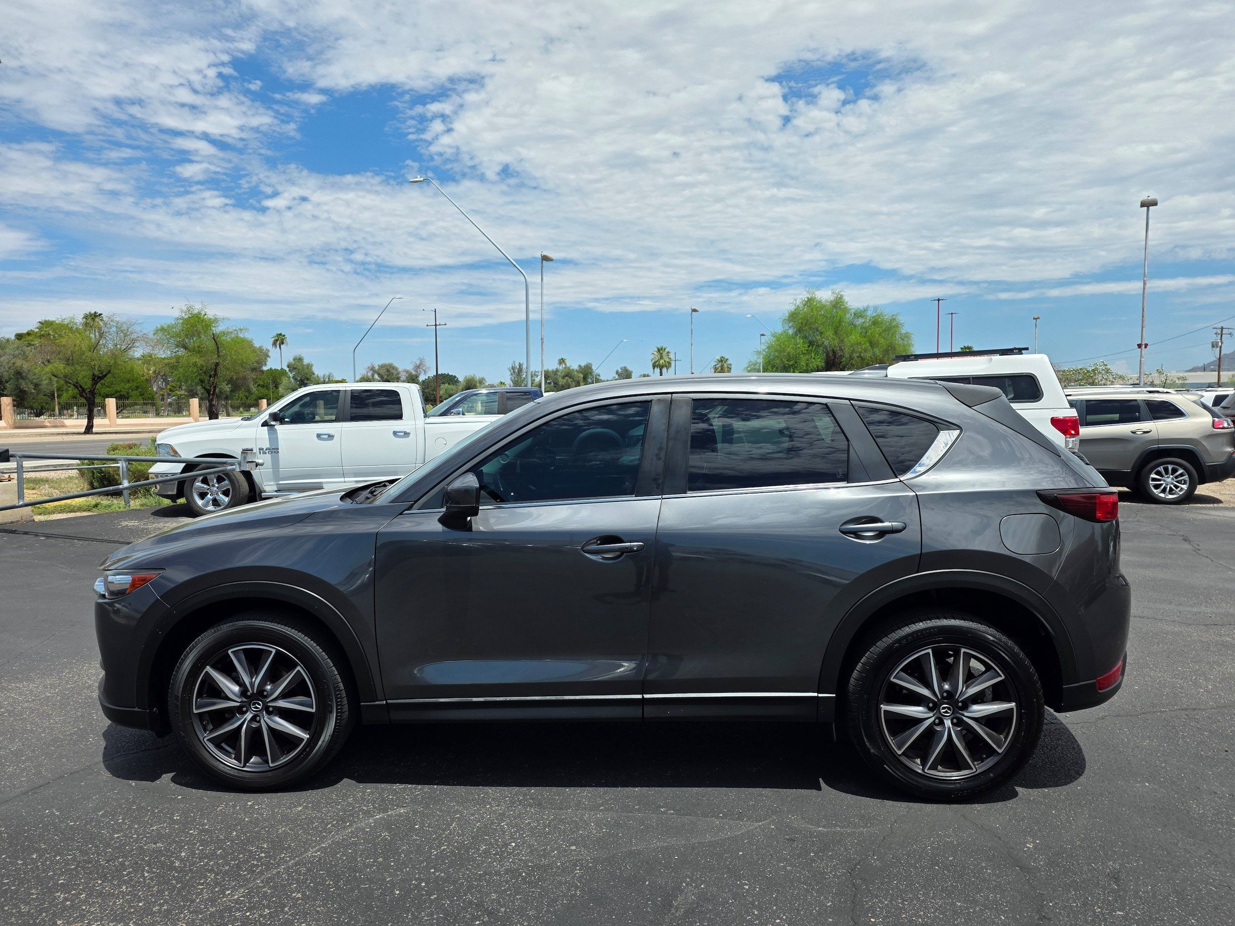 Used 2018 MAZDA CX-5 Touring FWD image 2