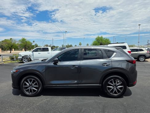 Used 2018 MAZDA CX-5 Touring FWD image 2