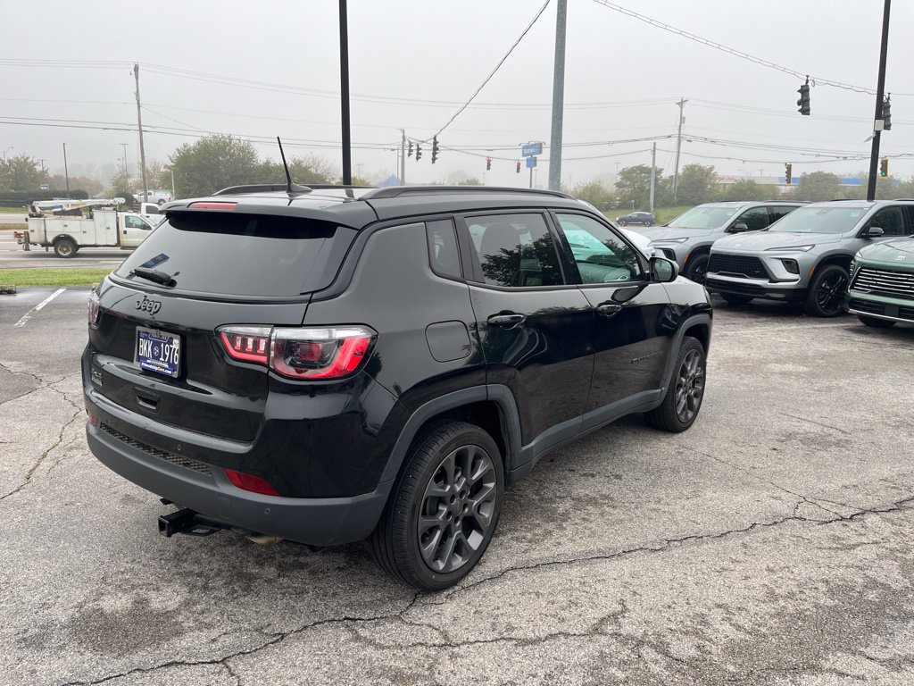 Used 2021 Jeep Compass Latitude w/ Sun and Sound Group AWD/4WD image 3