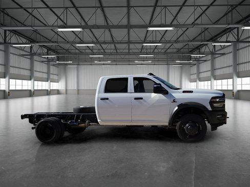 Used 2026 RAM 5500 Tradesman AWD/4WD image 5