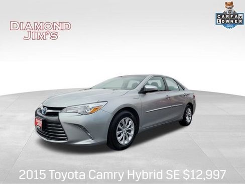 Used 2015 Toyota Camry LE image 1