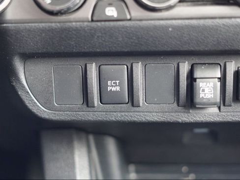 Certified 2023 Toyota Tacoma TRD Off-Road image 31