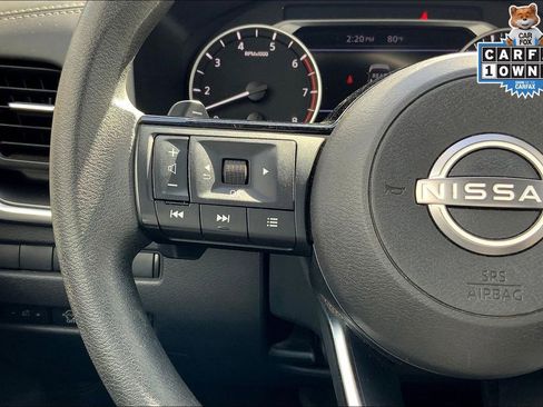 Used 2023 Nissan Rogue SV image 17