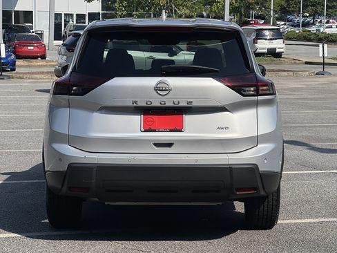 Used 2025 Nissan Rogue SV AWD/4WD image 23