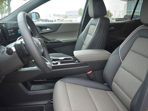 New 2026 Chevrolet Equinox LT w/ Convenience Package II image 14