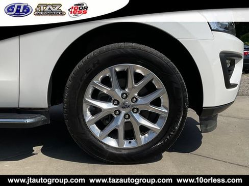 Used 2020 Ford Expedition XLT w/ Equipment Group 202A AWD/4WD image 9