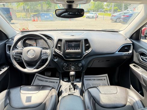 Used 2019 Jeep Cherokee Latitude Plus w/ Comfort/Convenience Group image 28