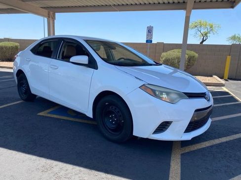 Used 2016 Toyota Corolla LE FWD image 4