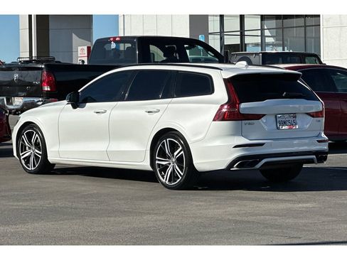 Used 2020 Volvo V60 T6 R-Design image 6